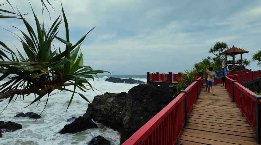 5 Alasan Harus Liburan ke Pantai Menganti Kebumen, New Zealand-nya Jawa!
