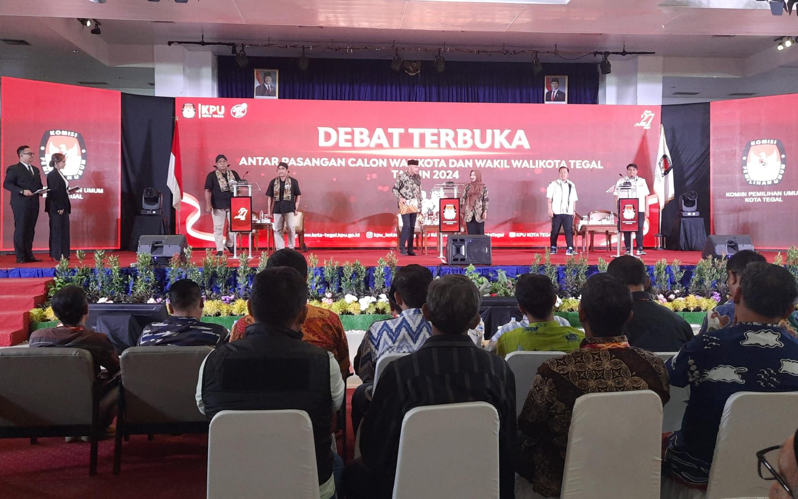 Debat Perdana Calon Wali Kota dan Wakil Wali Kota Tegal Digelar, Ketua KPU Ungkap Filosofi Dress Code Kotak