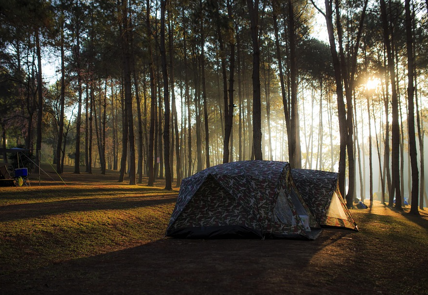 6 Glamping di Lereng Gunung Lawu dengan View Sunrise Terbaik