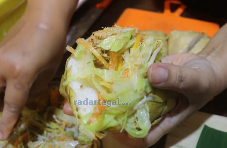 Ketupat Jembut, Kuliner Langka khas Semarang dengan Tradisi Syawalan yang Sarat Makna
