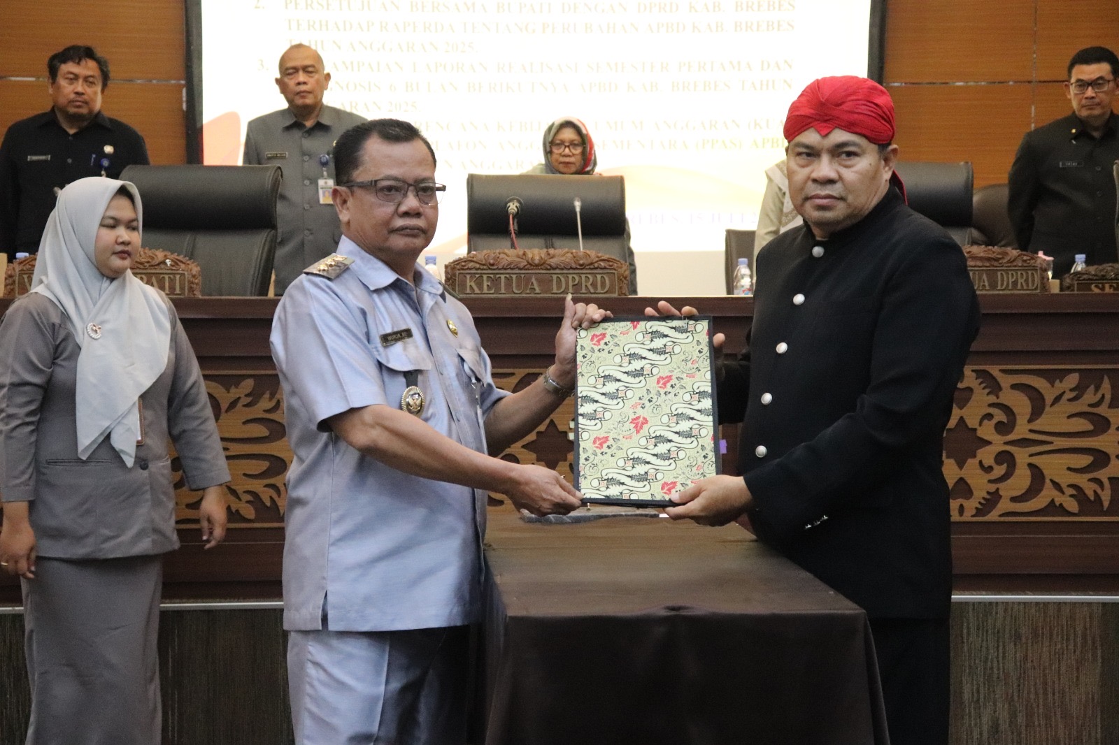 DPRD Brebes Tetapkan APBD 2025 Perubahan dalam Rapat Paripurna