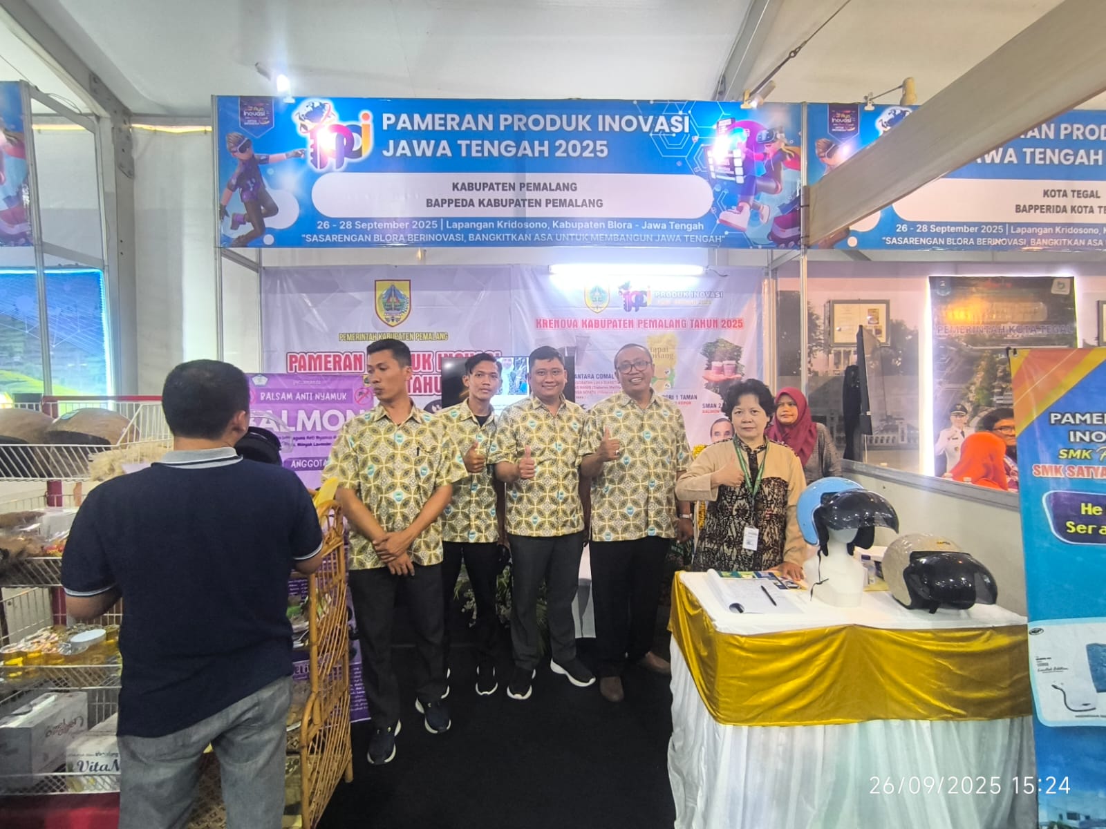 SMK Satya Praja 2 Petarukan Pemalang Pamerankan Helm Berbahan Dasar Serat Nanas di Krenova Blora 2025