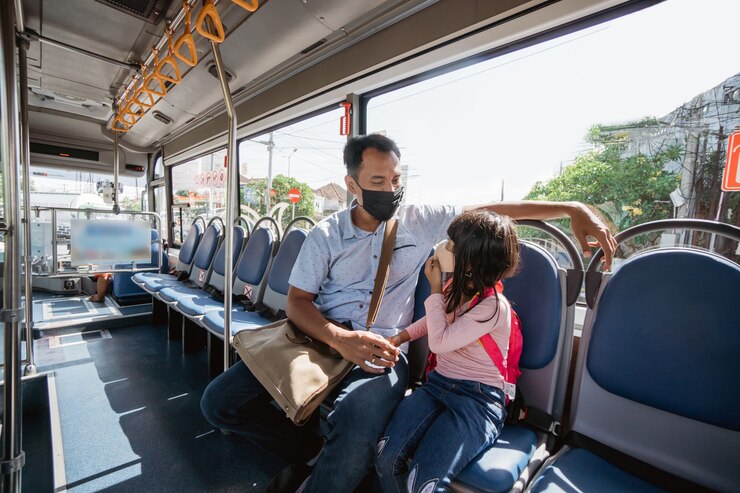 6 Tips Ajak Anak Keliling Tegal Naik Transportasi Umum