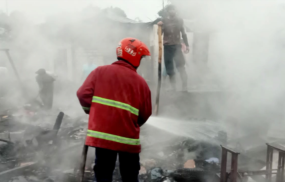 Api Tungku Dapur Merembet ke Dinding, Rumah Warga Pulosari Pemalang Ludes Terbakar