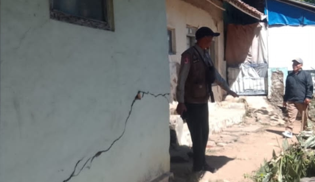 Fasum dan Pemukiman Terdampak Tanah Bergerak di Brebes