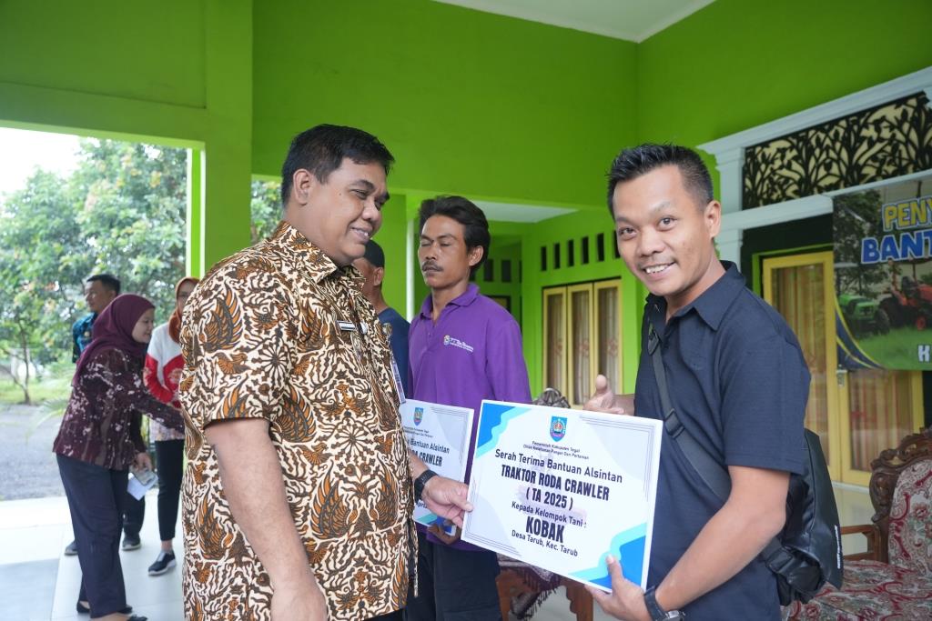 11 Gapoktan Kabupaten Tegal Terima Bantuan Alsintan