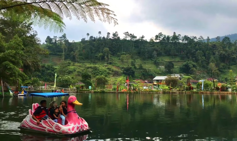 7 Danau Kekinian di Jawa Tengah yang Super Instagenic, Bikin Adem