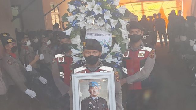 Jenazah Brigadir Joshua Diautopsi Ulang 4 Jam Lalu Dimakamkan Kedinasan, Pengacara Bilang Begini 