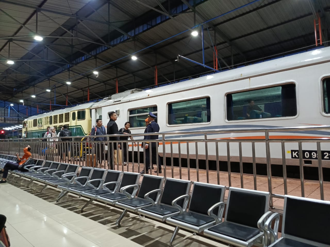 Buntut Banjir di Semarang, KAI Lakukan Pembatalan dan Rekayasa Pola Operasi Kereta Api