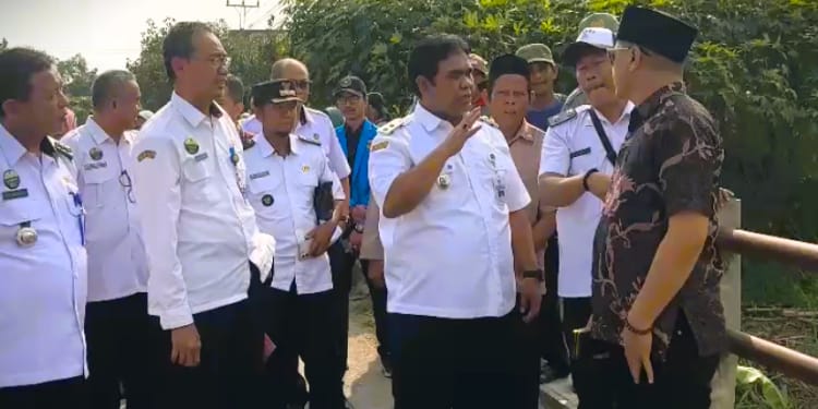 Tanggapi Keluhan Warga, Wabup Tegal Kholid Langsung Tinjau Jembatan Kali Cenang