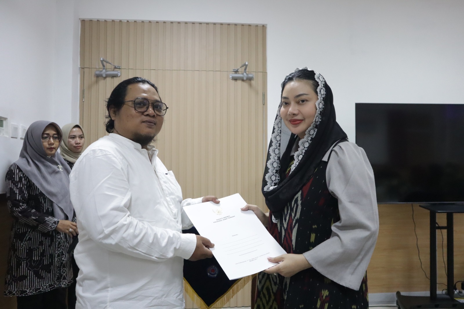 Bupati Brebes Paramitha Lantik Tiga Direktur Perusahaan Milik Pemerintah