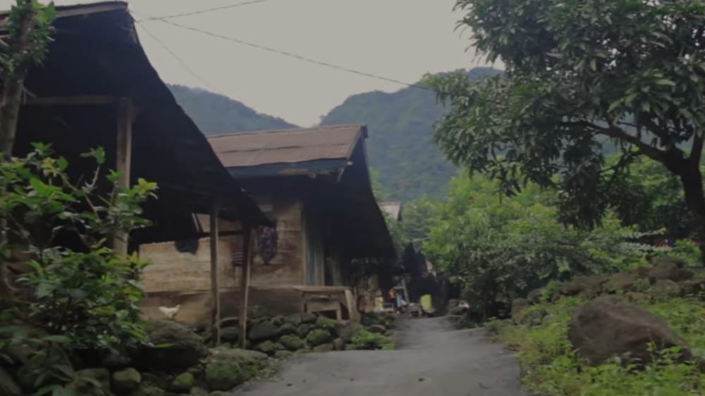 Uniknya Kampung Jalawastu di Brebes yang Bukan Pakai Bahasa Jawa Tapi Malah Bahasa Sunda, Kok Gitu?