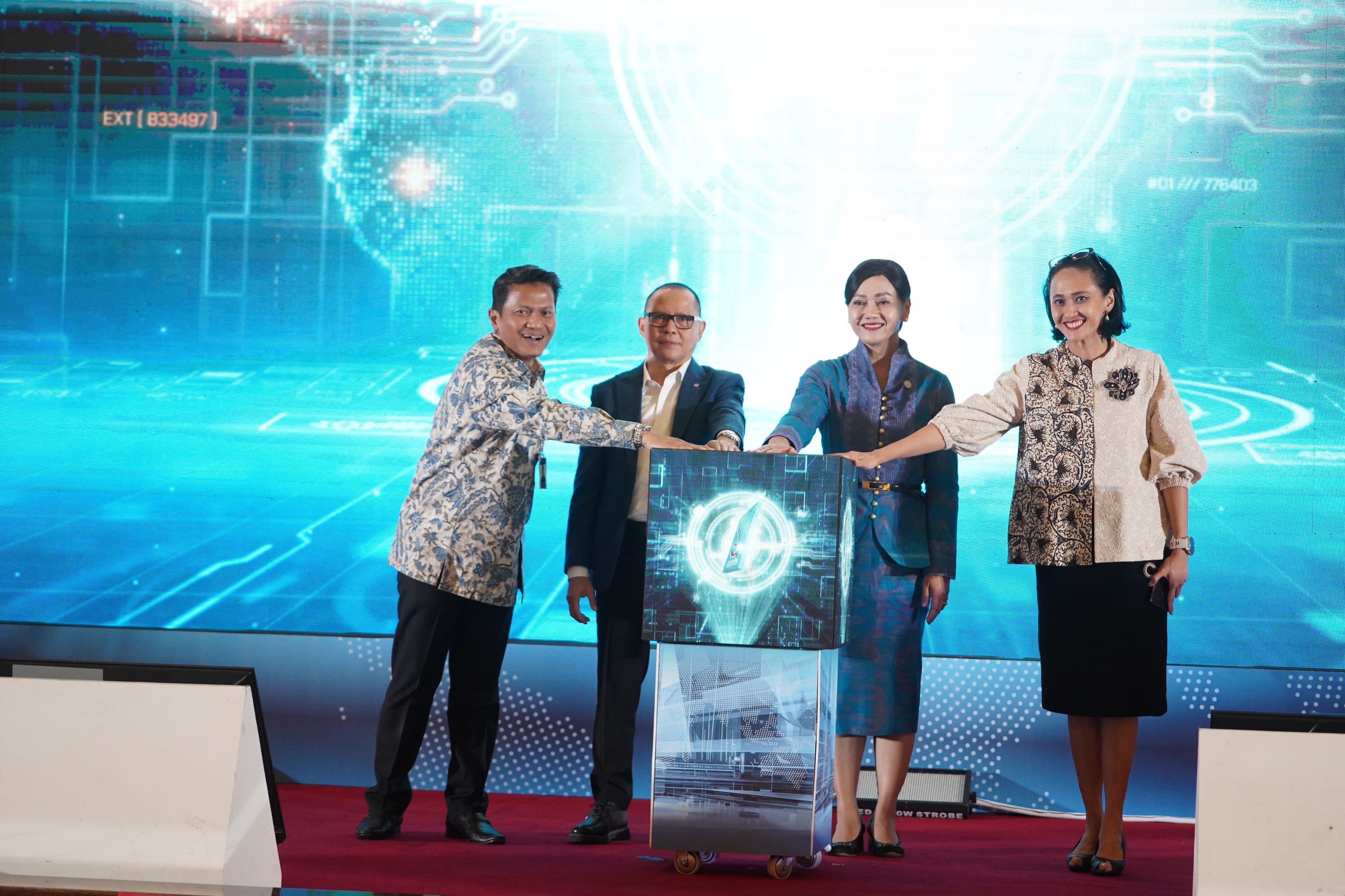 Hadiri Launching Buku Saku Edukasi Keuangan Pekerja Migran Indonesia, Menteri P2MI: PMI Pejuang Devisa