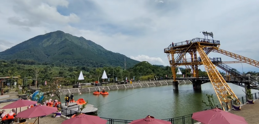 Bukan cuma Indah, 5 Wisata Pegunungan Jawa Tengah Ini Berikan Pengalaman Berbeda