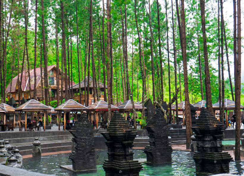 6 Glamping Murah di Jawa Tengah 2025 dengan Kolam Air Panas Alami dan Suasana Pegunungan