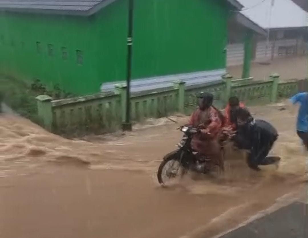 Bencana Jatinegara Tegal: Tanah Bergerak, Longsor, dan Jembatan Retak Ancam Warga