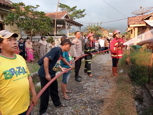 Selang Gas Bocor, Rumah Tukang Kayu di Purbayasa Brebes Ludes Terbakar