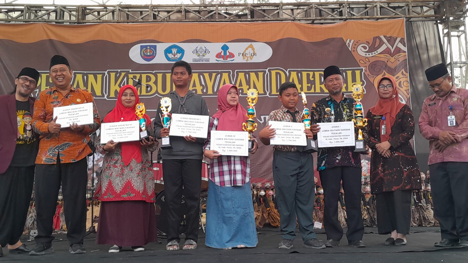 Jadi Jawara, SMPN 1 Pagerbarang Juara I Wayang Gagrak Tegal 2024 