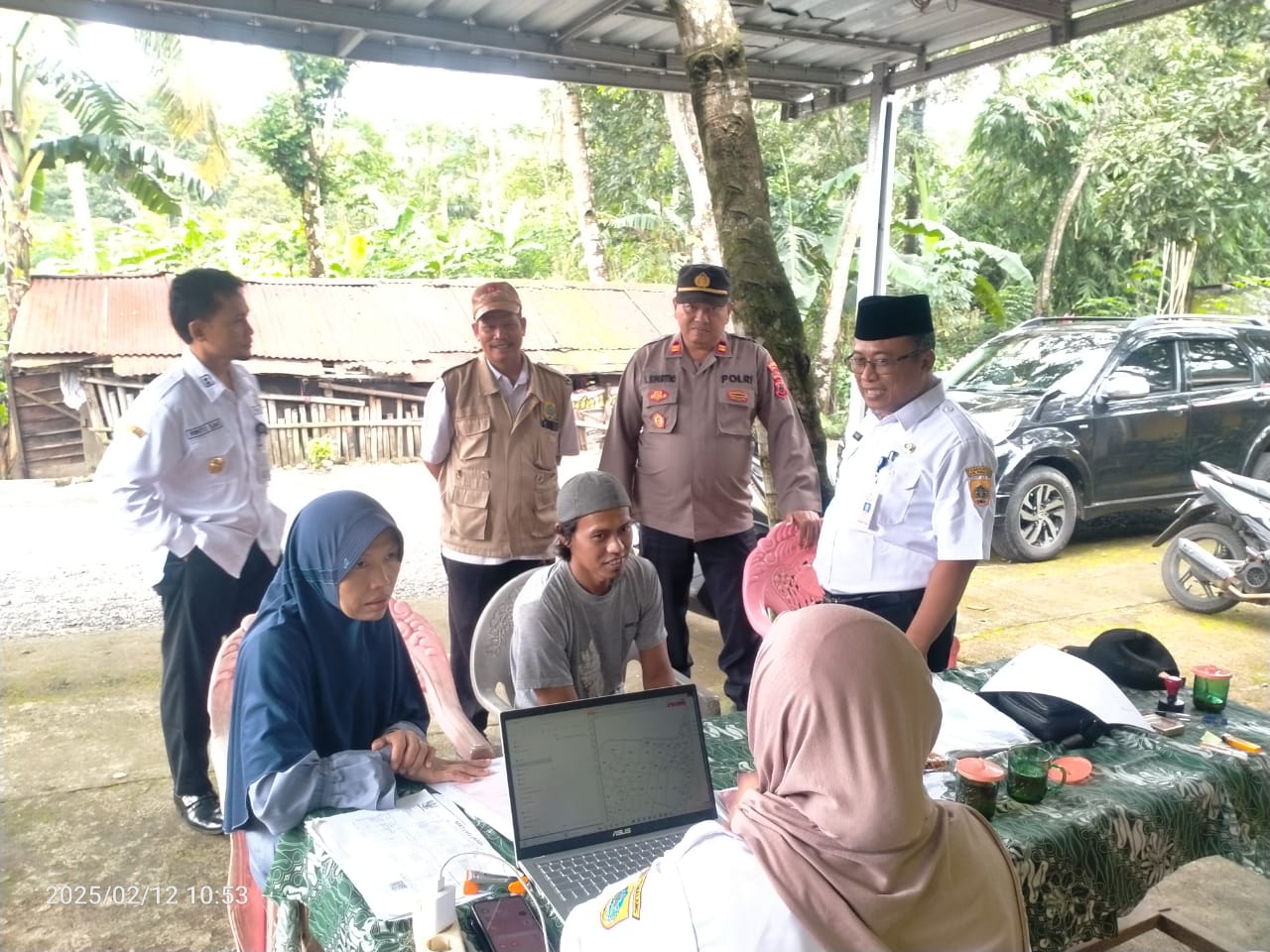 Dekatkan Pelayanan di Daerah Terpencil Pemalang, Pemdes Beluk Lakukan Jemput Bola