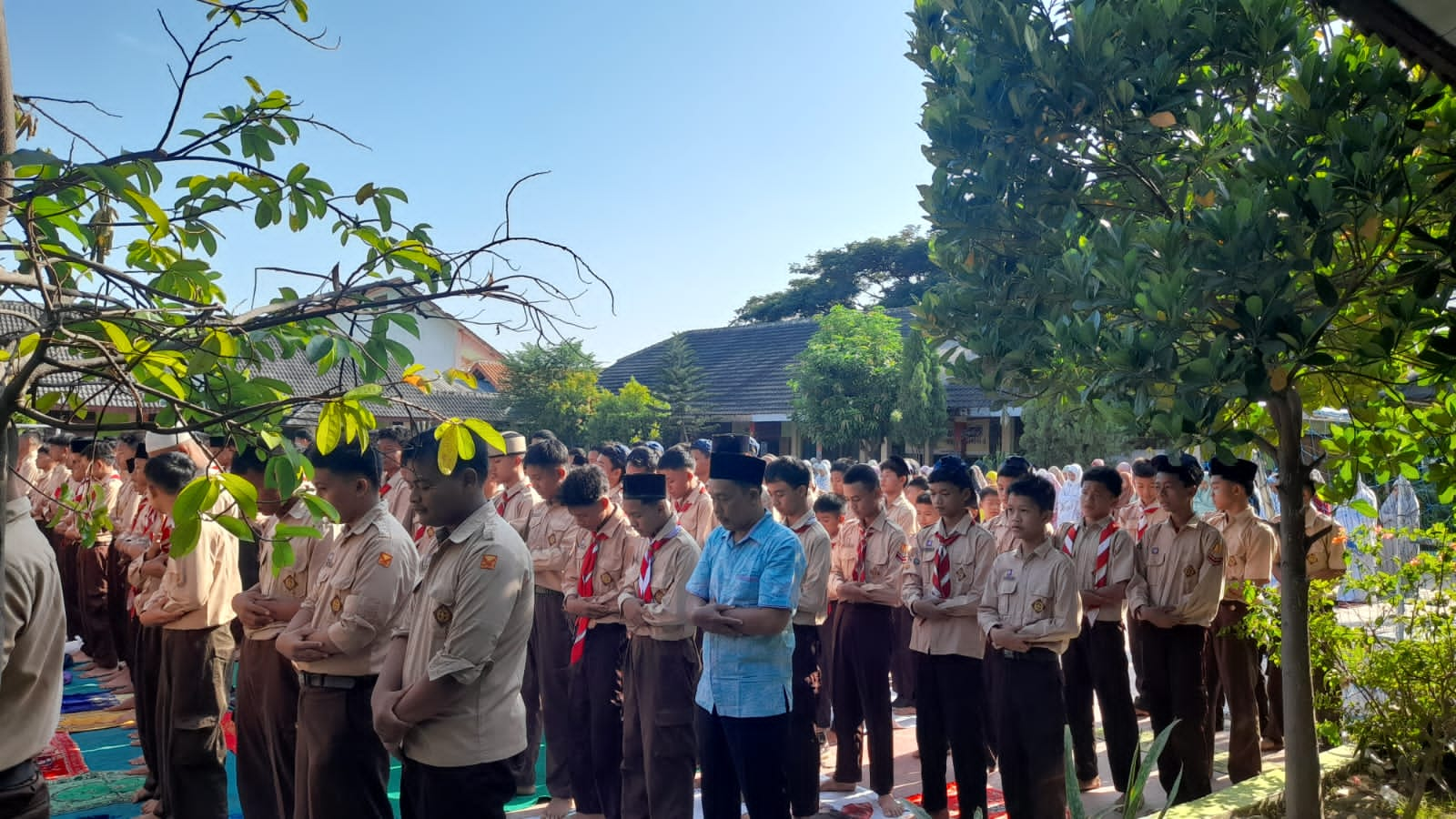 Setiap Jumat Kliwon, SMPN 3 Talang Kabupaten Tegal Budayakan Salat Dhuha Berjamaah 