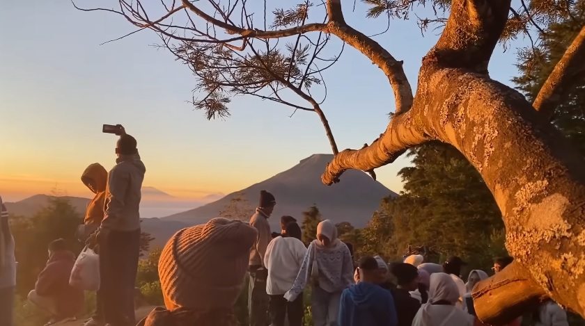 3 Spot Sunrise di Dieng selain Bukit Sikunir Tak Kalah Spektakuler