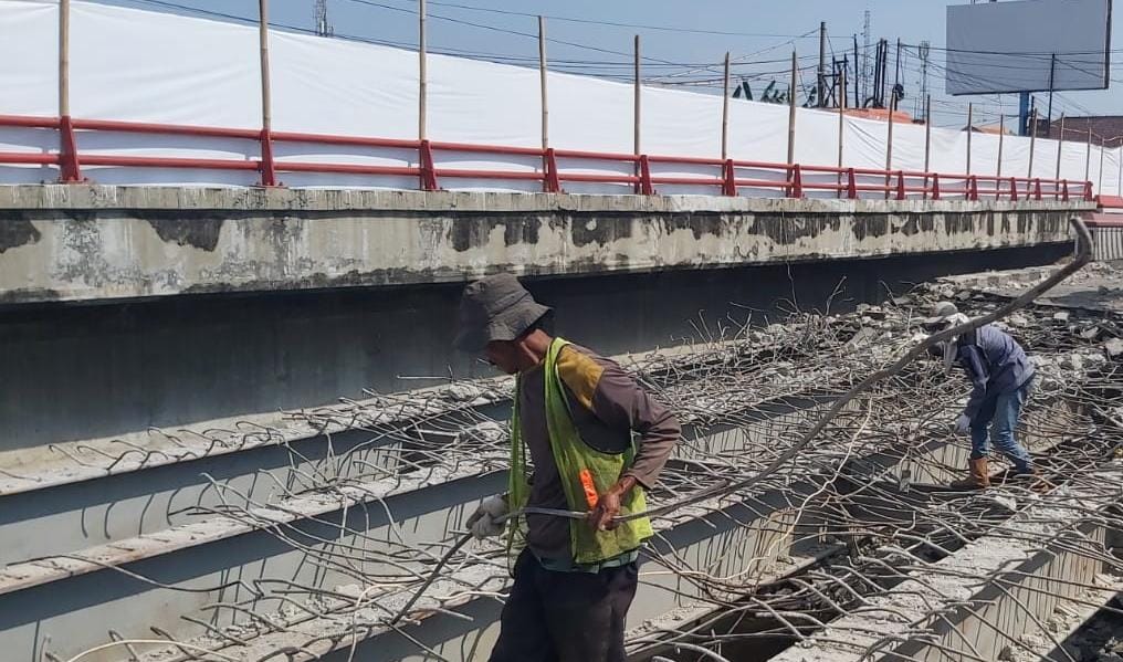 Jembatan Sumurpanggang Mulai Dibongkar, Anggaran Penggantian Lantai Sampai Rp803 Juta 