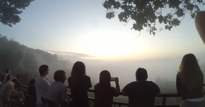 3 Spot Terbaik Hunting Sunrise di Magelang dengan View Spektakuler