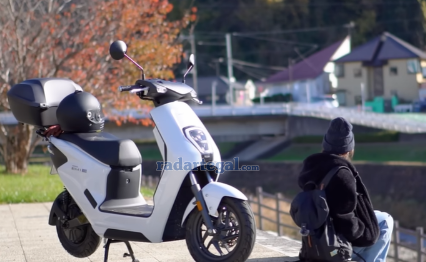 Motor Listrik Honda EM1 e: PLUS Lebih Kencang dari Vario 160? Simak Uji Kecepatannya