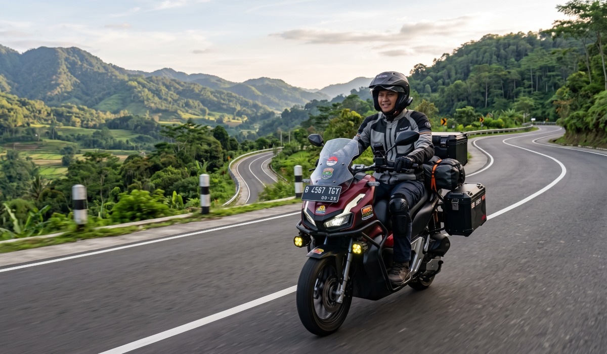 5 Motor Honda Matic Buat Touring Terbaik: Bagasi Luas, Posisi Berkendara Nyaman, & Bensin Irit!