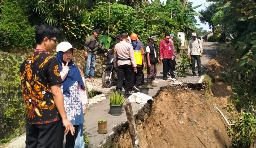 DPU Brebes Segera Lakukan Perbaikan Jalan Ruas Paguyangan-Kedungoleng