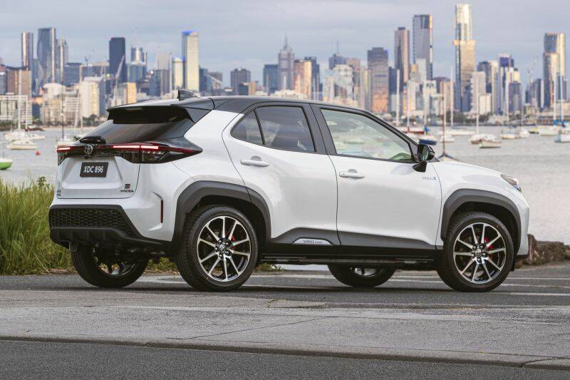 Adopsi Gaya SUV Hybrid Elektrik, Spesifikasi Mobil Terbaru Toyota Yaris Cross 2024 dengan Desain Lebih Kokoh 