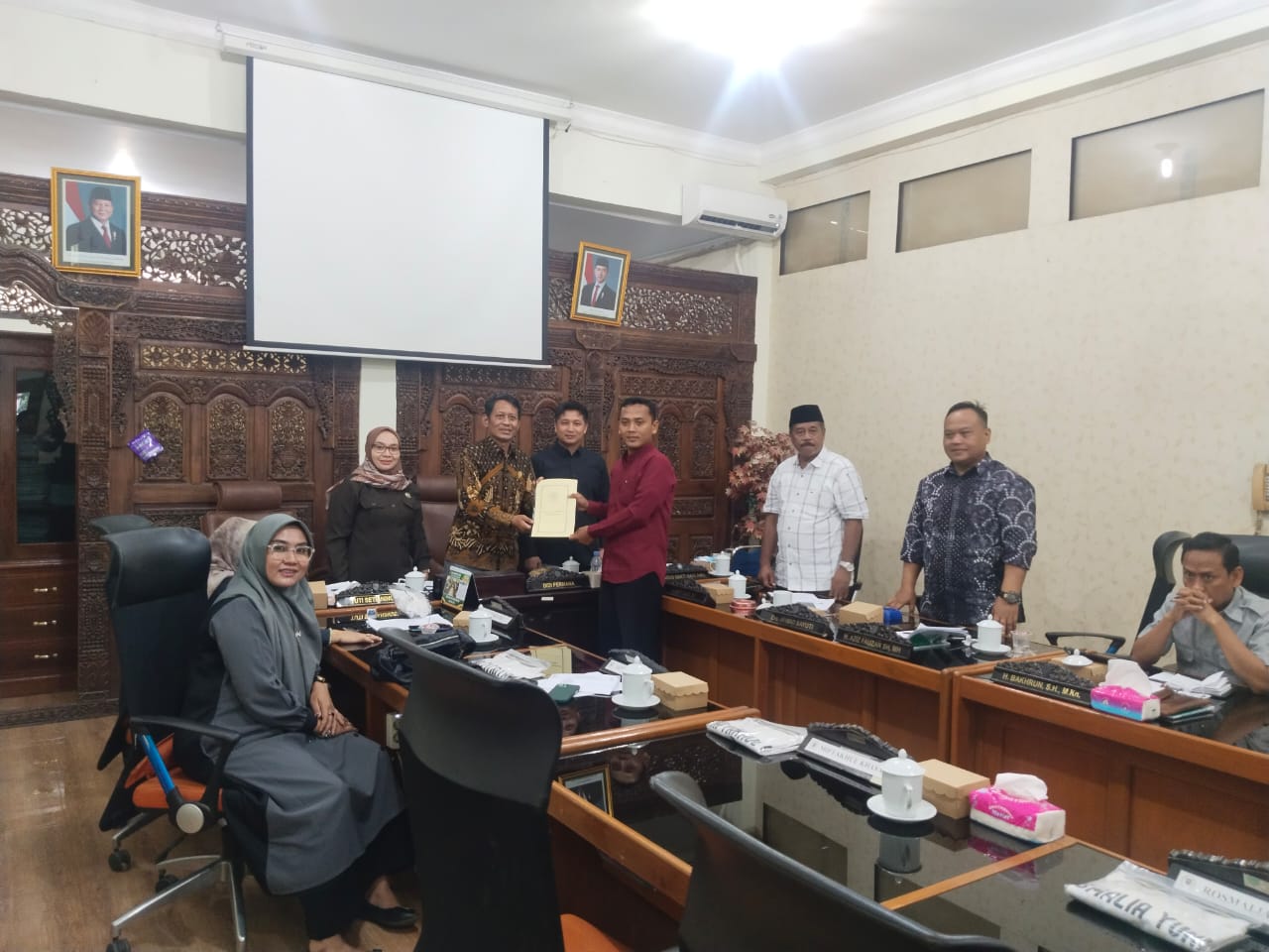 Ngadu ke DPRD, Puluhan Tenaga Kontrak Kabupaten Tegal Minta Diangkat Jadi PPPK Paruh Waktu  