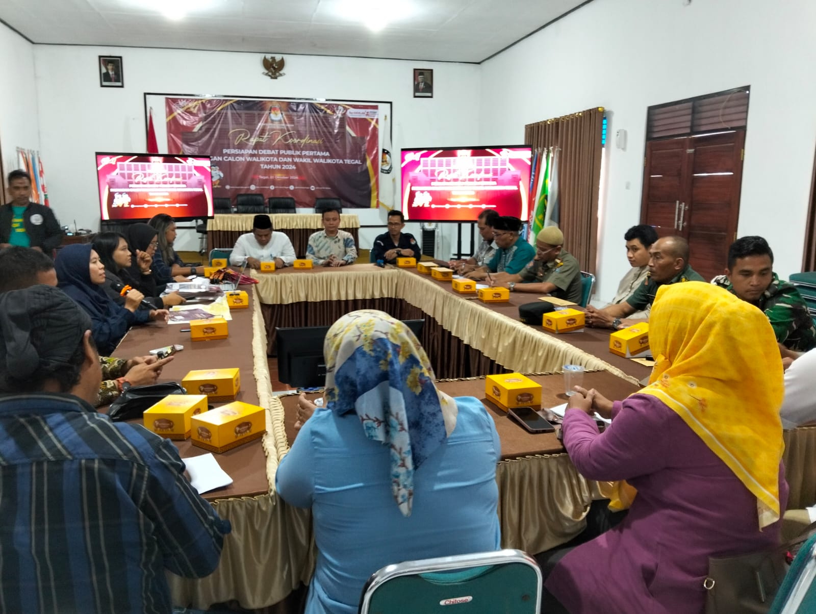 Jumlah Pendukung Dibatasi, Debat Perdana Calon Wali Kota dan Wakil Wali Kota Tegal Digelar dalam 6 Segmen