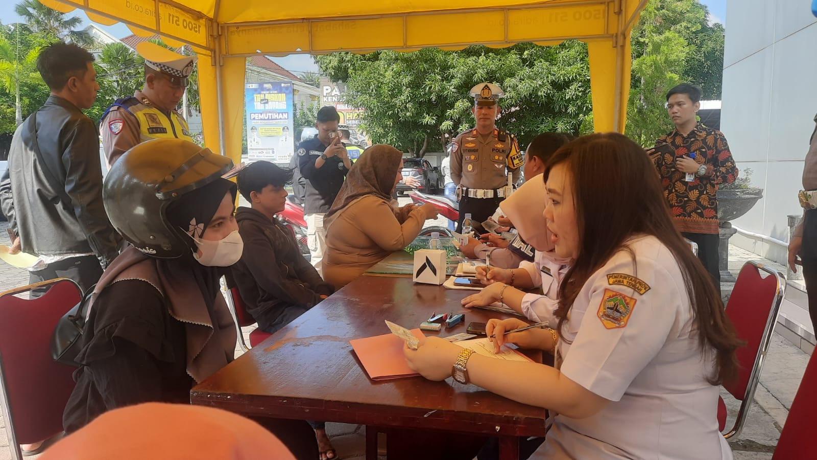 Melanggar, Sejumlah Pengendara Motor di Tegal Kena Sanksi Tilang 