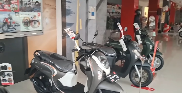 Bingung Pilih Varian Honda Scoopy sesuai Gaya Berkendara? Begini Caranya