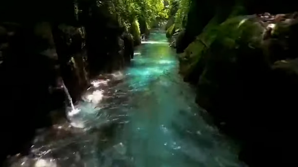 Kolam Abadi, Salah Satu Sungai Paling Bersih di Indonesia, Jernihnya Sebening Kaca!