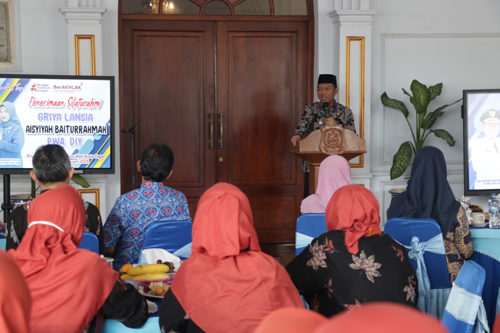 Terima Rombongan Griya Lansia Aisyiyah Baiturrahmah PDA DIY, Pj Wali Kota Tegal Bilang Begini