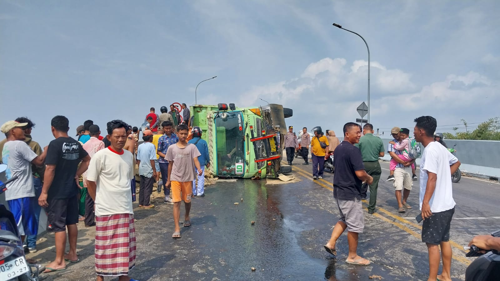 Pengakuan Sopir Dump Truk Kecelakaan Maut Terguling di Flyover Dermoleng Brebes