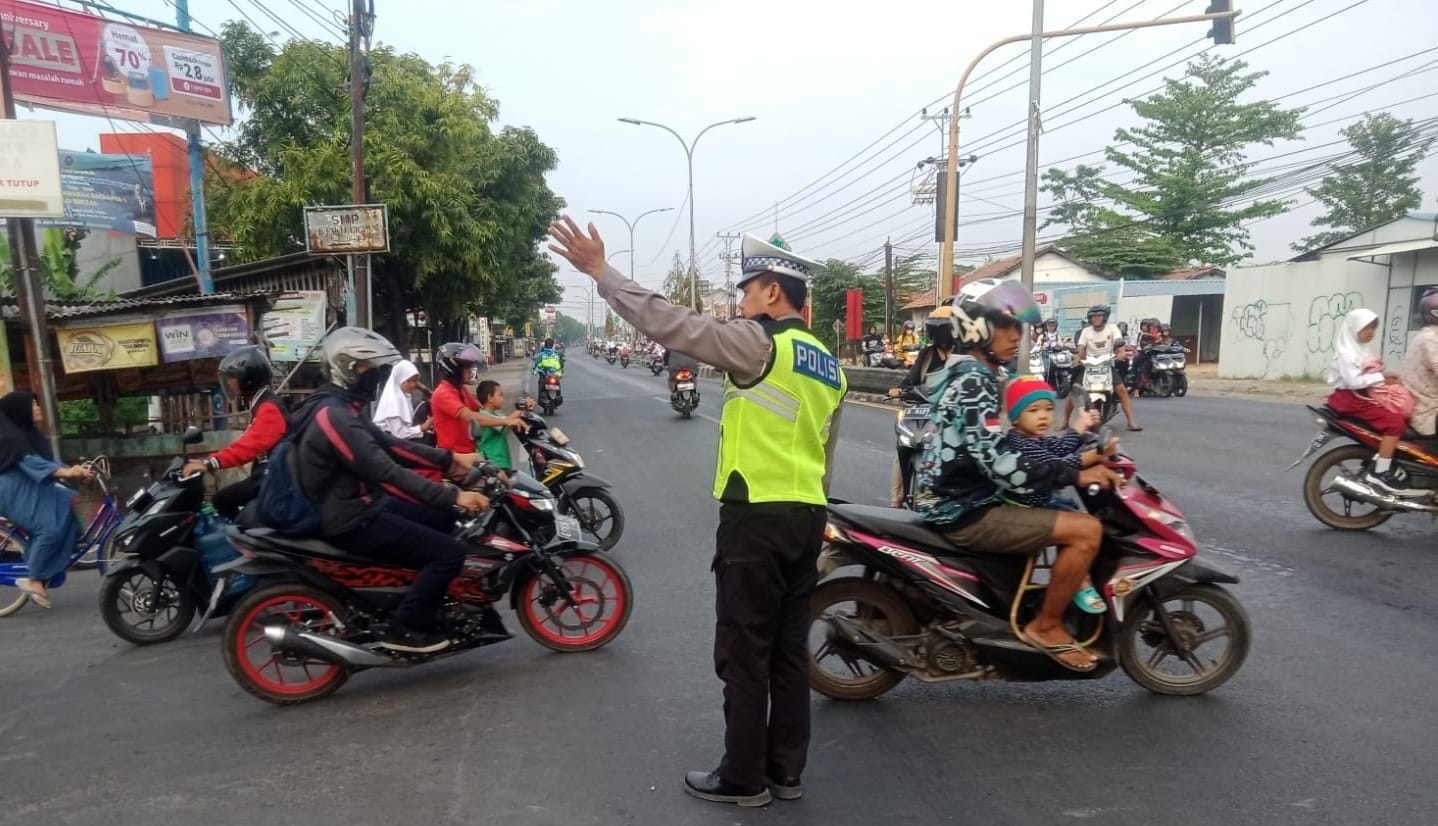 Cegah Kemacetan Pagi Hari, Polres Tegal Kota Sebar Anggotanya 