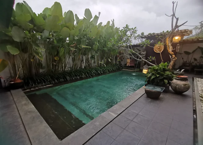 4 Villa ala Bali di Batu Malang, Suasana Tropis di Tengah Dingin Pegunungan