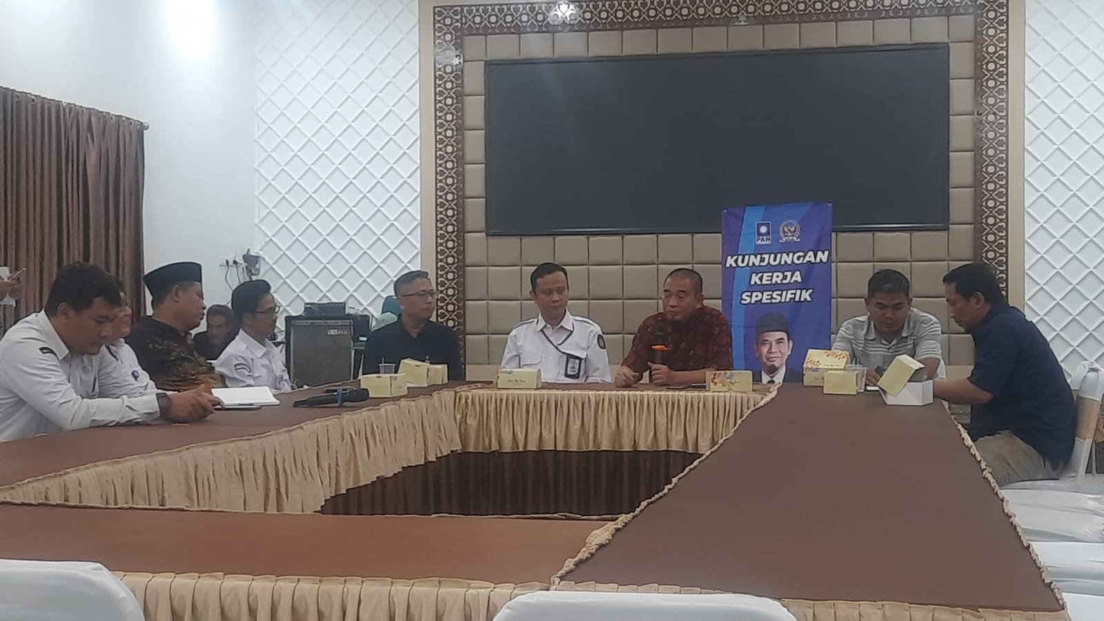 Evaluasi Pelaksanaan Pilkada 2024 di Tegal Anggota DPR RI Datangi Kantor KPU