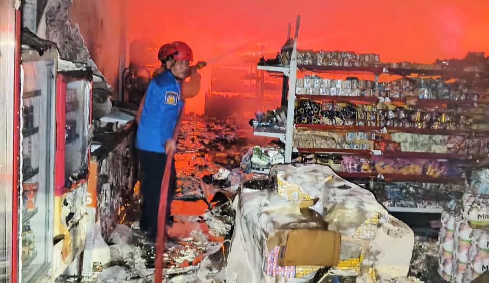 Kebakaran Ileksa Mart di Balapulang Tegal, Gudang Distribusi 10 Minimarket Ludes, Kerugian Tembus Rp6 Miliar