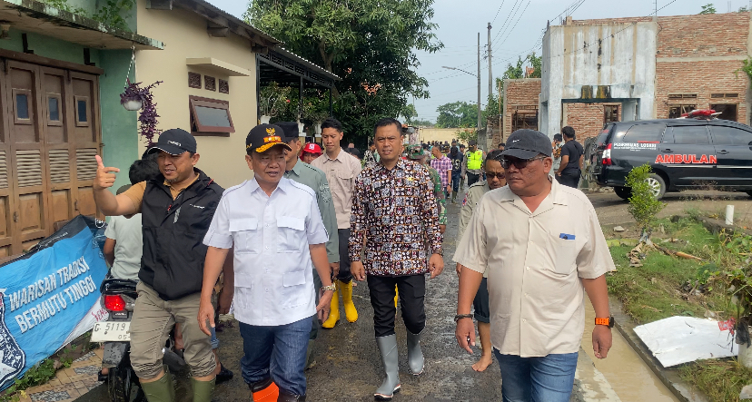 Wakil Bupati Brebes Wurja Tinjau Banjir dan Tanggul Darurat 