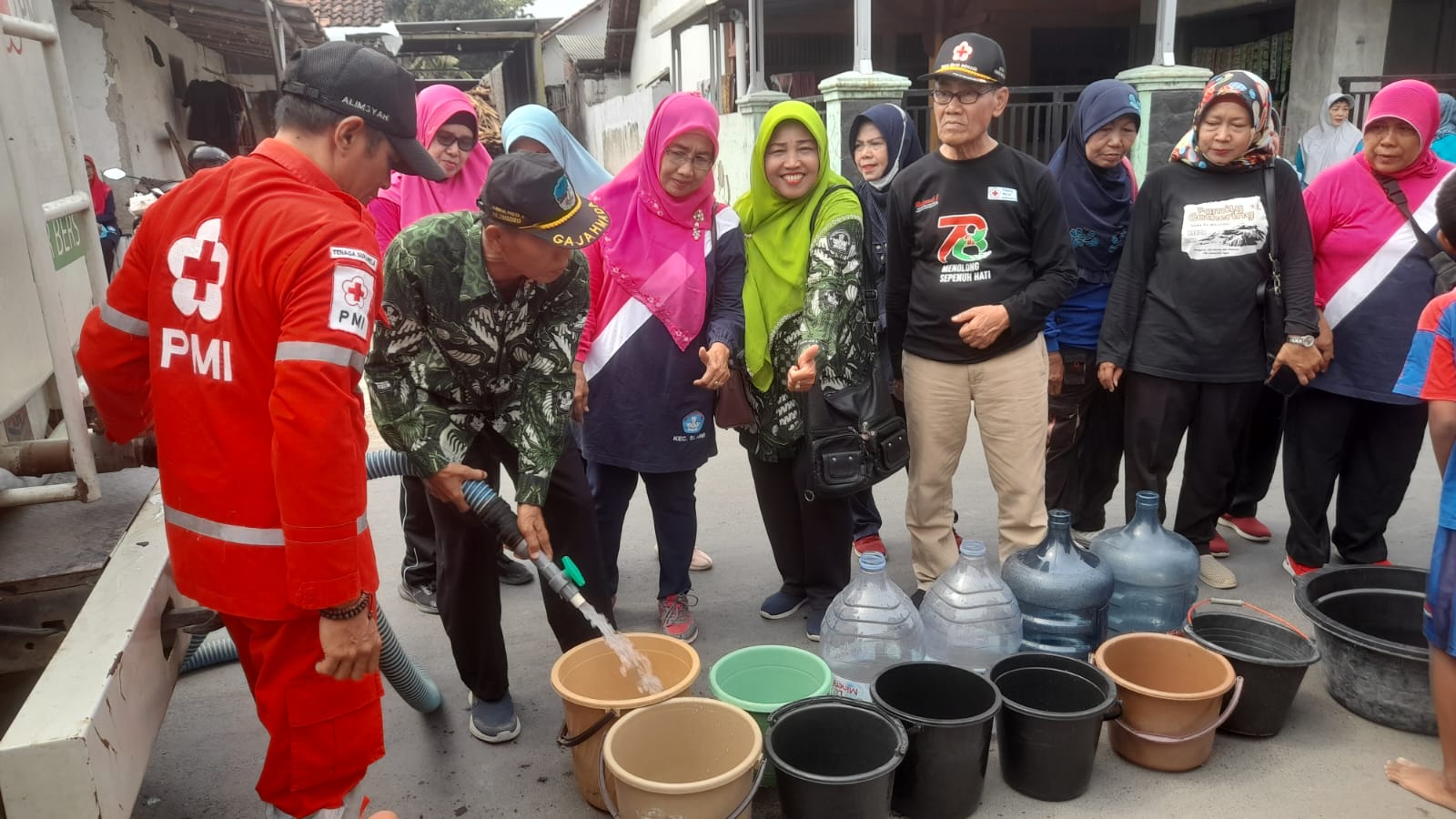 120 Ribu Liter Air Bersih Digelontor Pensiunan ke 6 Kecamatan di Kabupaten Tegal, Hujan Belum Merata 