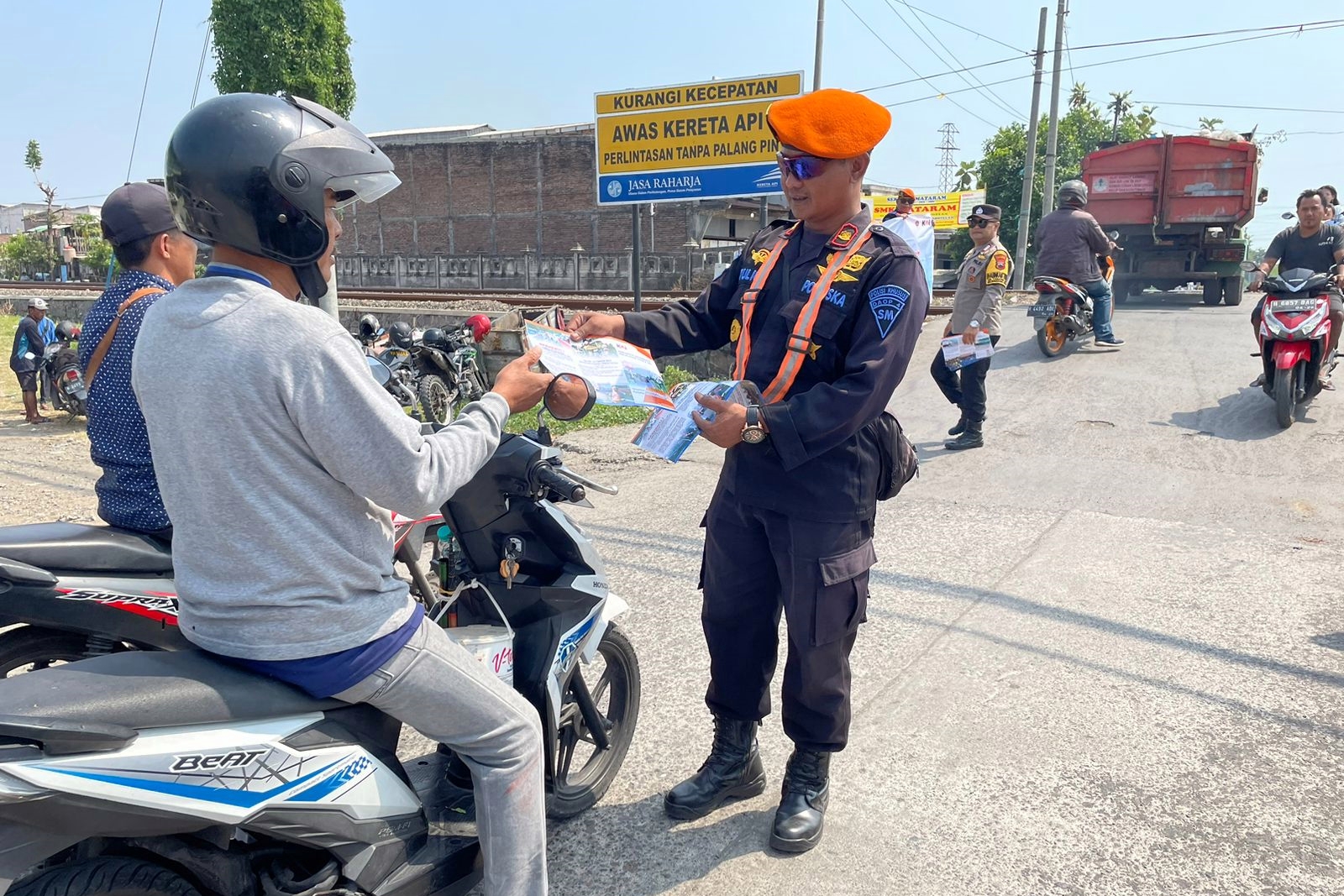 Masyarakat Wajib Mendahulukan Kereta, Melanggar Bisa Kena Pidana dan Memicu Kecelakaan