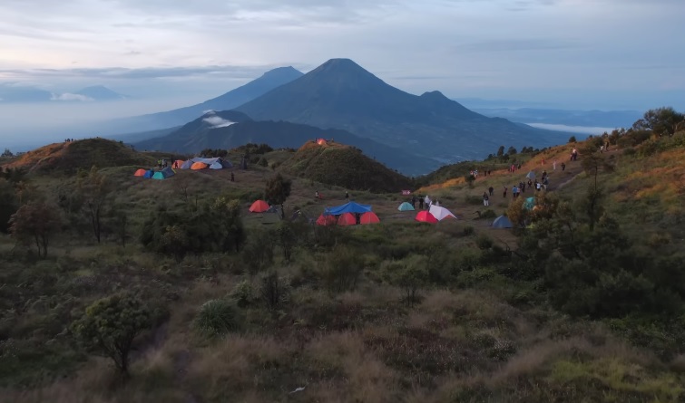 3 Gunung dengan Jalur Pendakian Mudah di Jawa Tengah, View Memukau