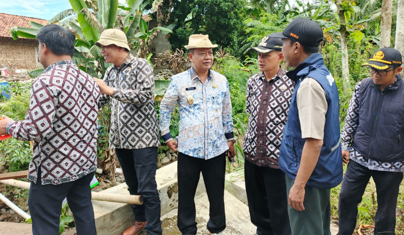 Jembatan Penghubung Dua Desa di Brebes Ditargetkan Rampung Sebelum Lebaran  ‎