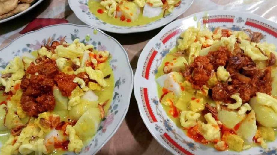 5 Tempat Makan Kupat Glabed Terenak di Tegal, Asli Ini Bikin Ketagihan!