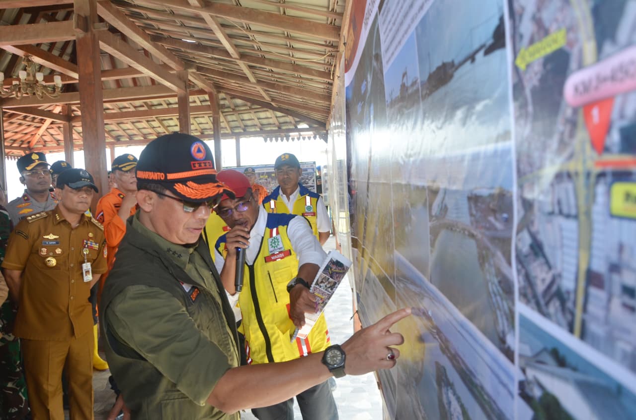 Jalan Pantura Semarang Sudah Bisa Dilewati Kendaraan, Gubernur Tinjau Kolam Retensi 