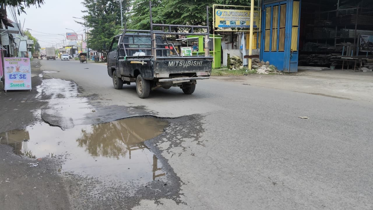 Jalur Vital Banjaran–Balamoa Dipenuhi Lubang, Anggota DPRD Tegal Desak Perbaikan Segera